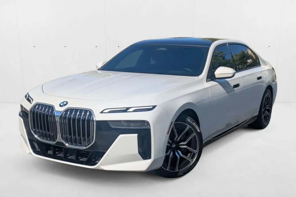 2023 Bmw 740i photo 1