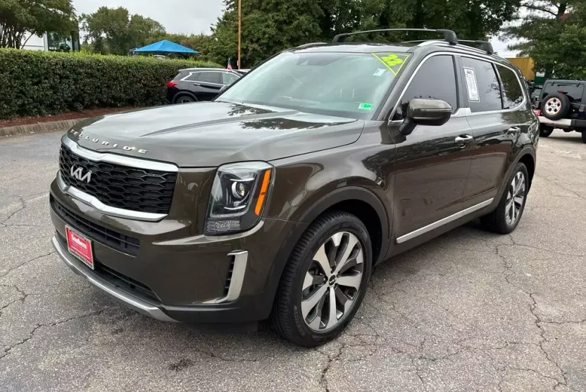 2022 Kia Telluride S photo 1