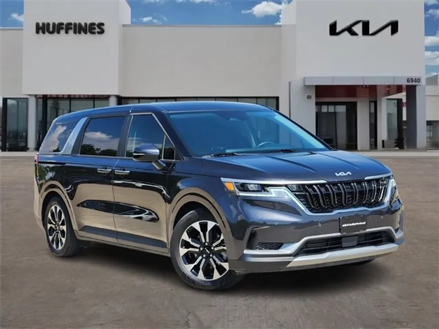 2023 Kia Carnival EX photo 1