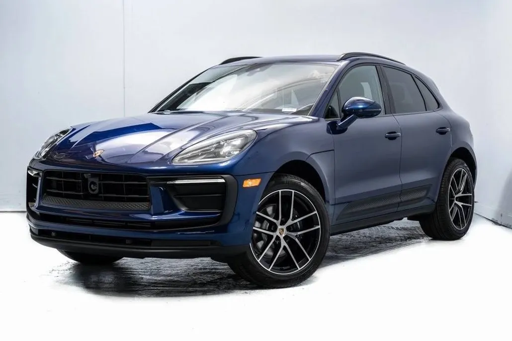 2026 Porsche Macan T photo 1