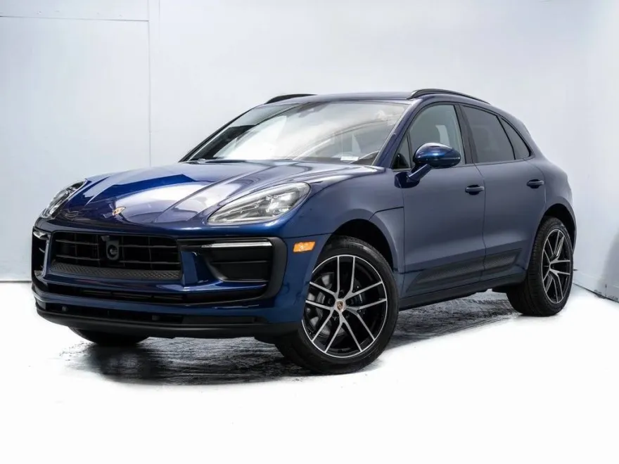 2026 Porsche Macan T photo 1
