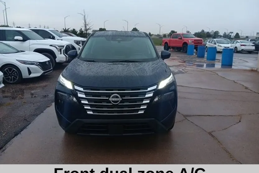 2026 Nissan Rogue SV photo 1