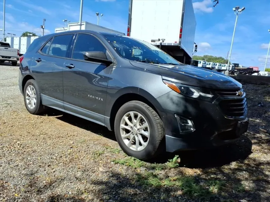 2018 Chevrolet Equinox LS photo 1