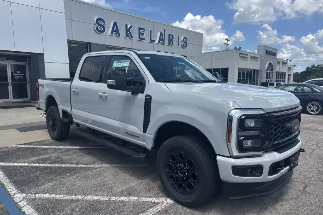 2025 Ford F-350 Lariat photo 1