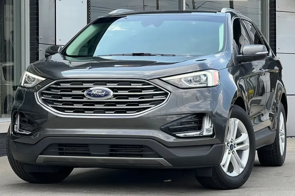 2019 Ford Edge SEL photo 1