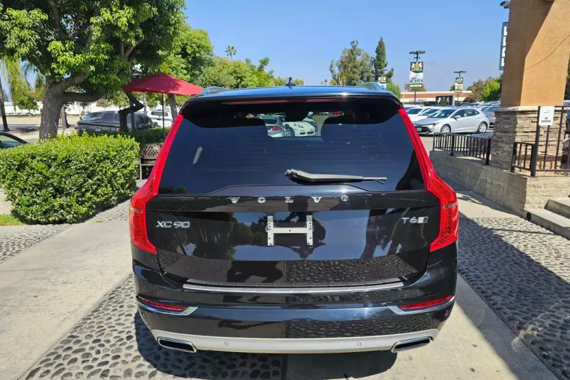 2016 Volvo XC90 T6 Inscription photo 1