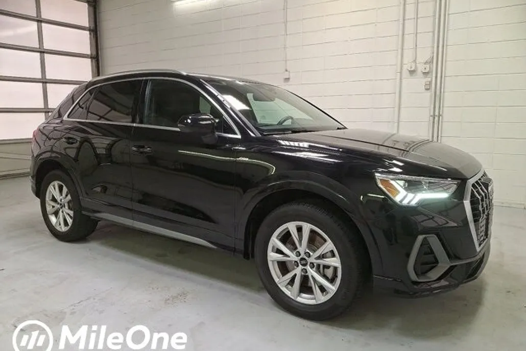 2024 Audi Q3 S line Premium photo 1
