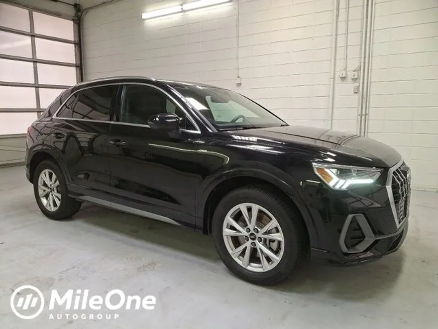 2024 Audi Q3 S line Premium photo 1