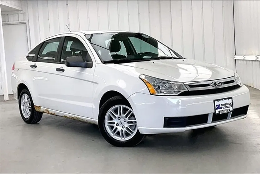 2010 Ford Focus SE photo 1