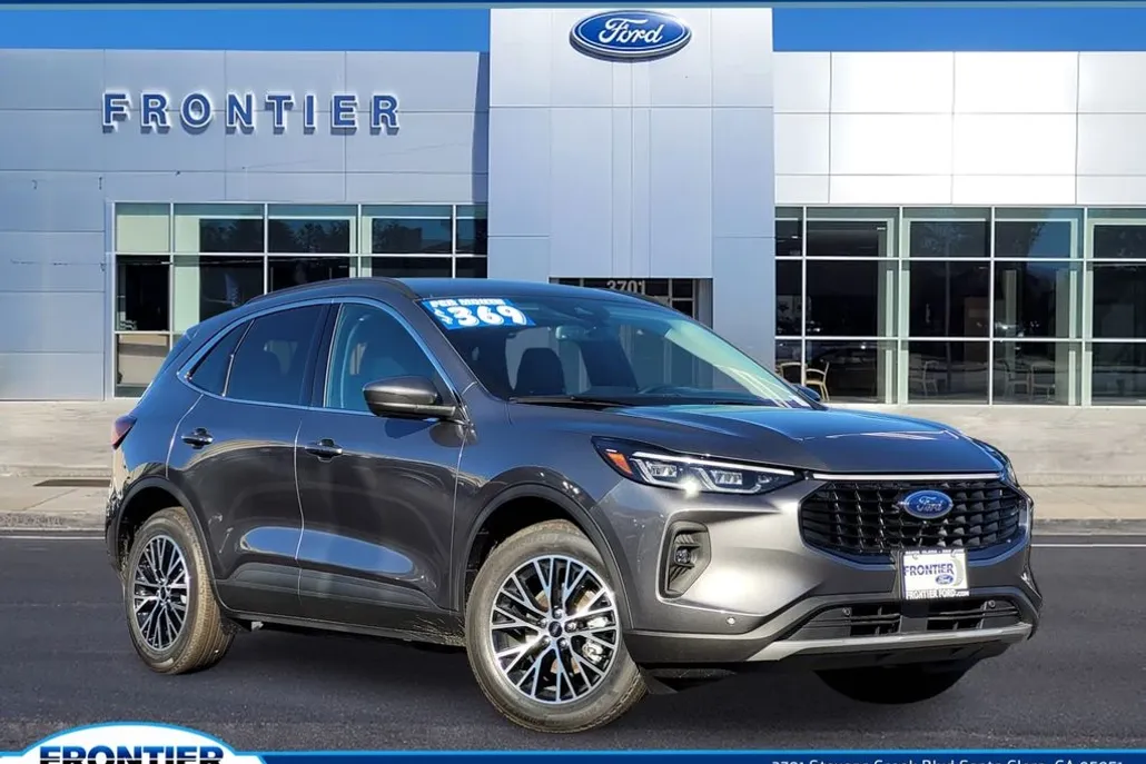 2025 Ford Escape Titanium photo 1