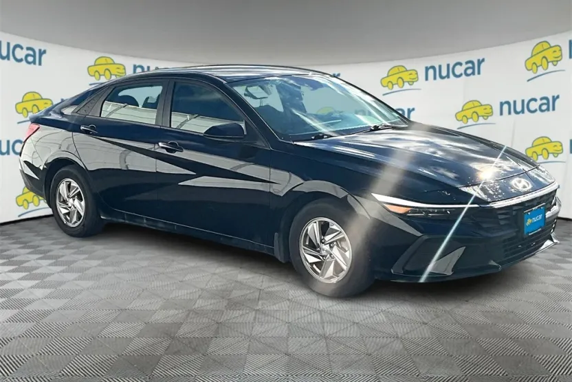 2024 Hyundai Elantra SE photo 1
