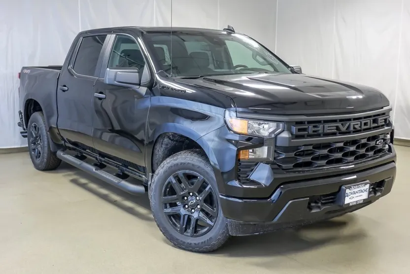 2026 Chevrolet Silverado 1500 Custom photo 1