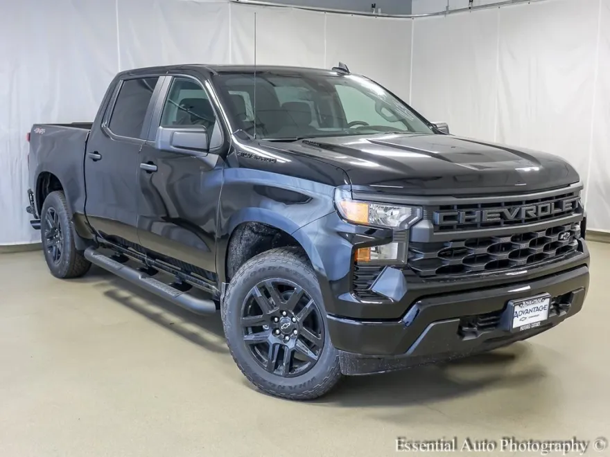 2026 Chevrolet Silverado 1500 Custom photo 1