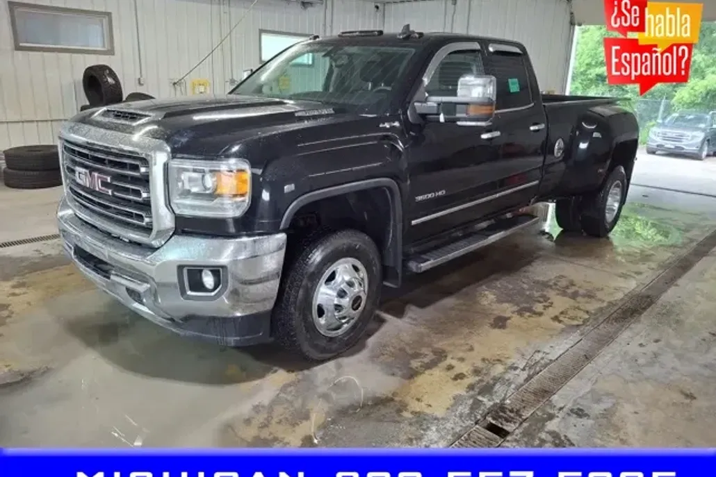 2017 Gmc Sierra SLT photo 1