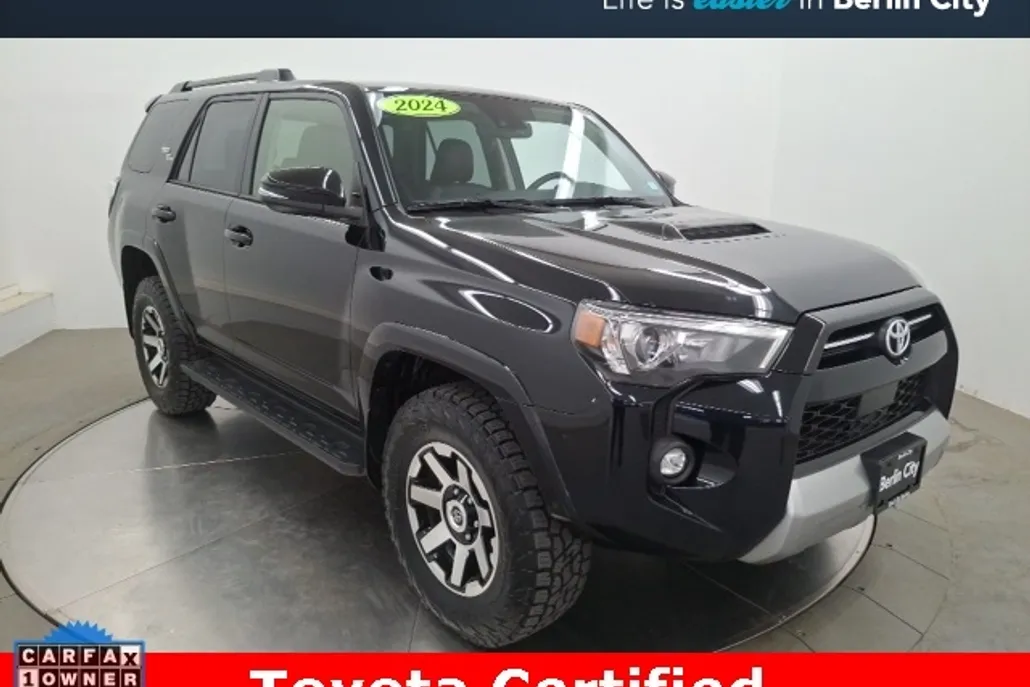 2024 Toyota 4Runner TRD Off-Road Premium photo 1