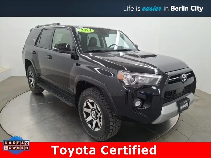 2024 Toyota 4Runner TRD Off-Road Premium photo 1