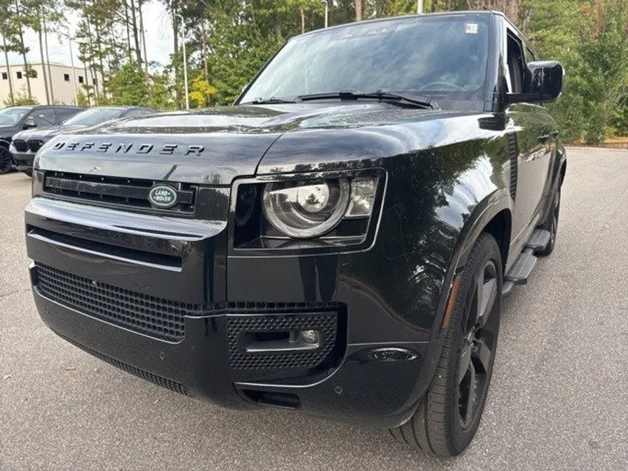 2025 Land Rover Defender 110 X-Dynamic SE photo 1
