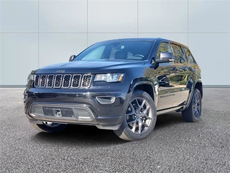 2021 Jeep Grand Cherokee Anniversary Edition photo 1