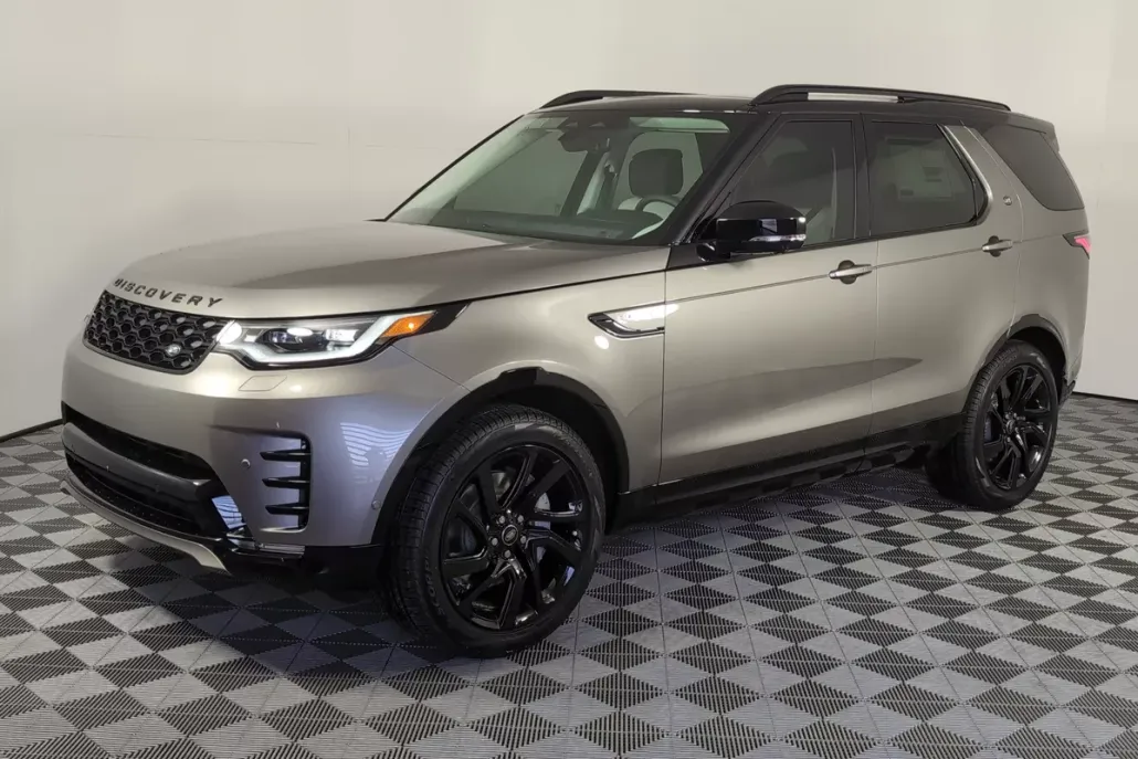 2025 Land Rover Discovery SE photo 1