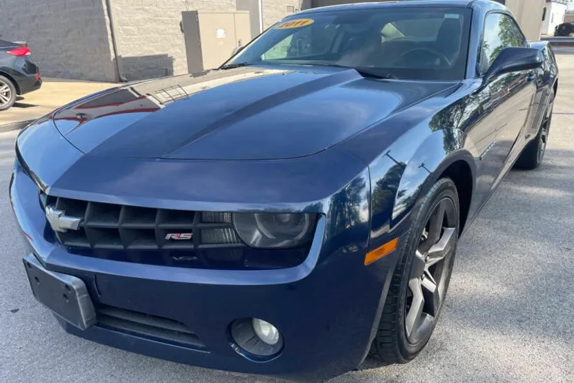 2011 Chevrolet Camaro Coupe 2LT photo 1