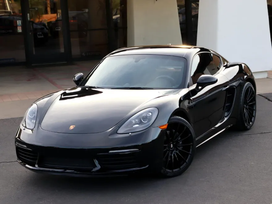 2017 Porsche Cayman photo 1