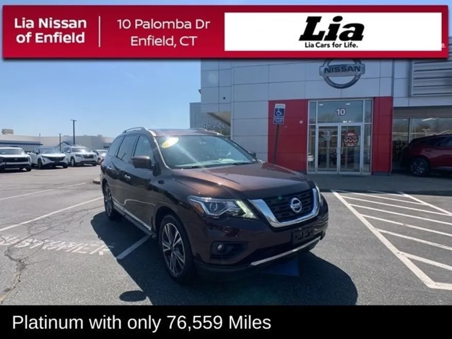 2020 Nissan Pathfinder Platinum photo 1