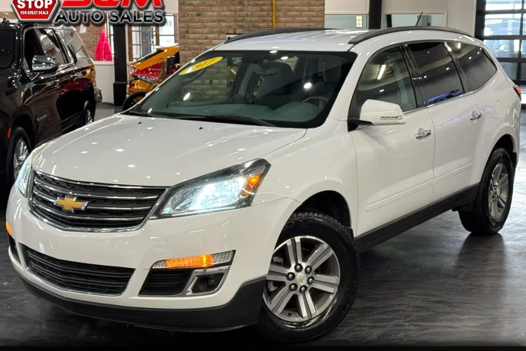 2017 Chevrolet Traverse 1LT photo 1