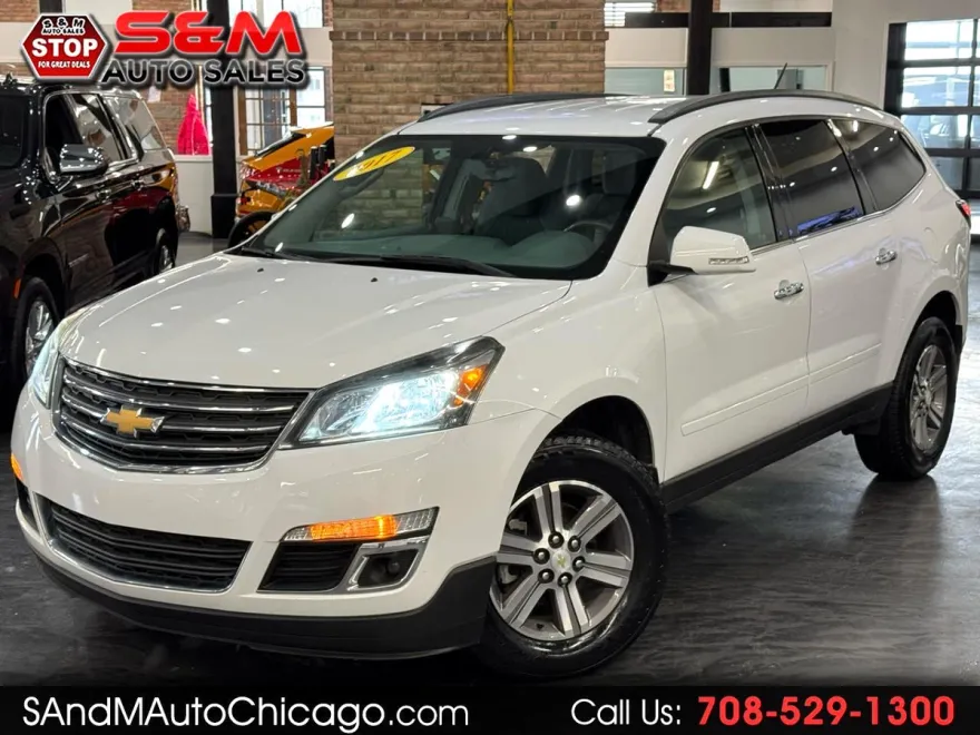 2017 Chevrolet Traverse 1LT photo 1