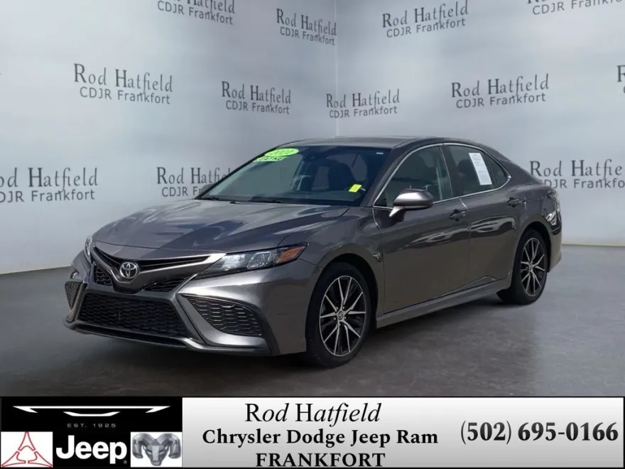 2021 Toyota Camry SE photo 1