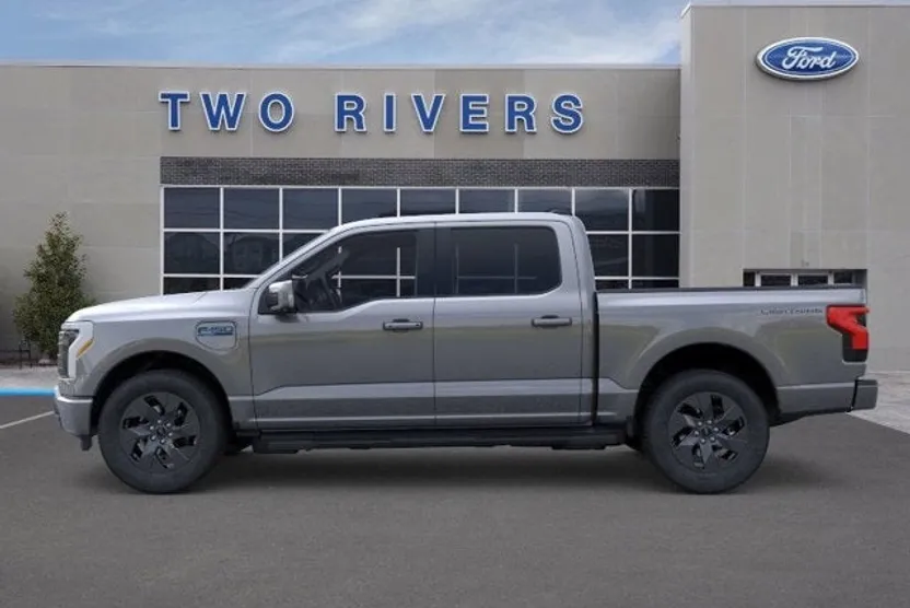 2025 Ford F-150 Lightning Lariat photo 1