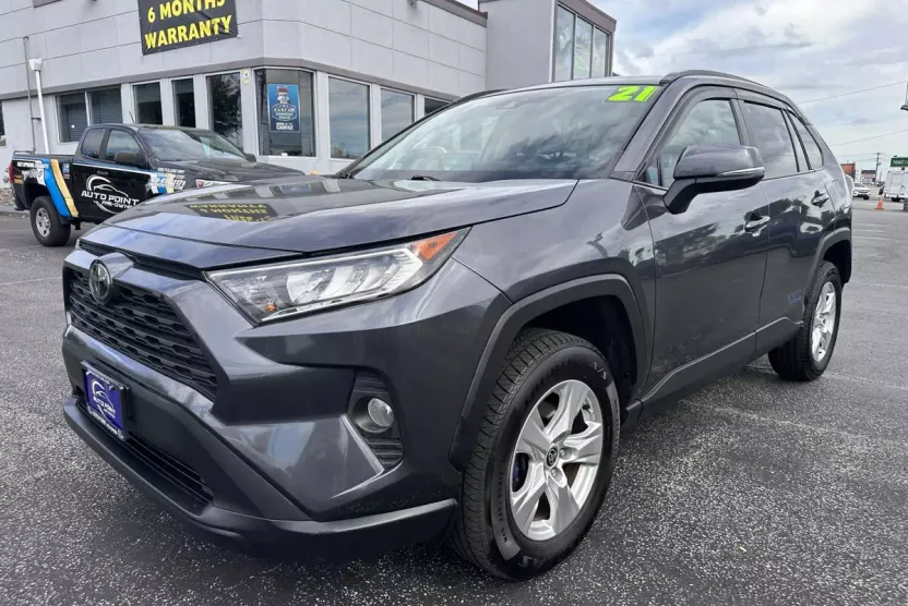 2021 Toyota RAV4 XLE Sport photo 1