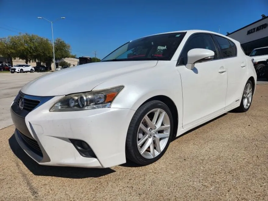 2015 Lexus CT 200h photo 1