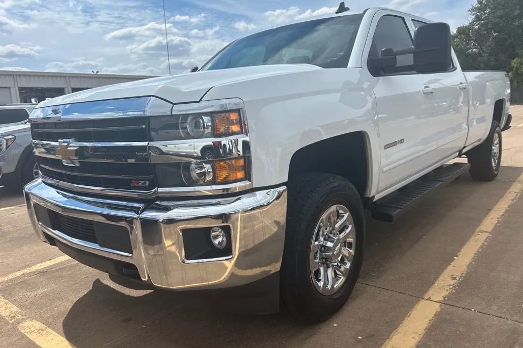 2019 Chevrolet Silverado 2500HD LT photo 1