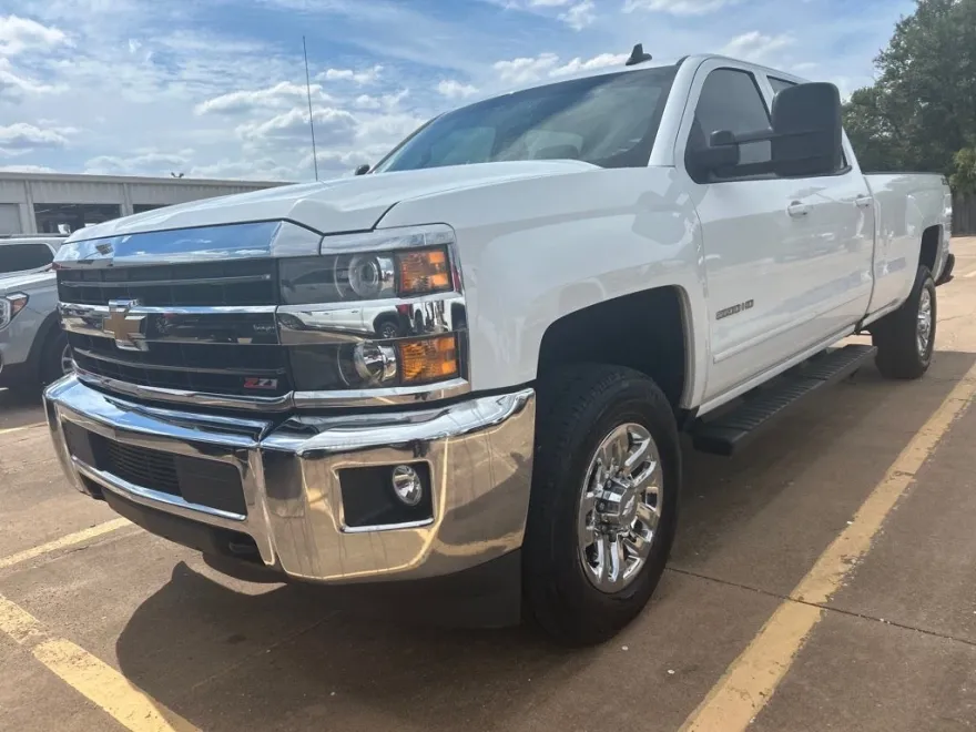 2019 Chevrolet Silverado 2500HD LT photo 1