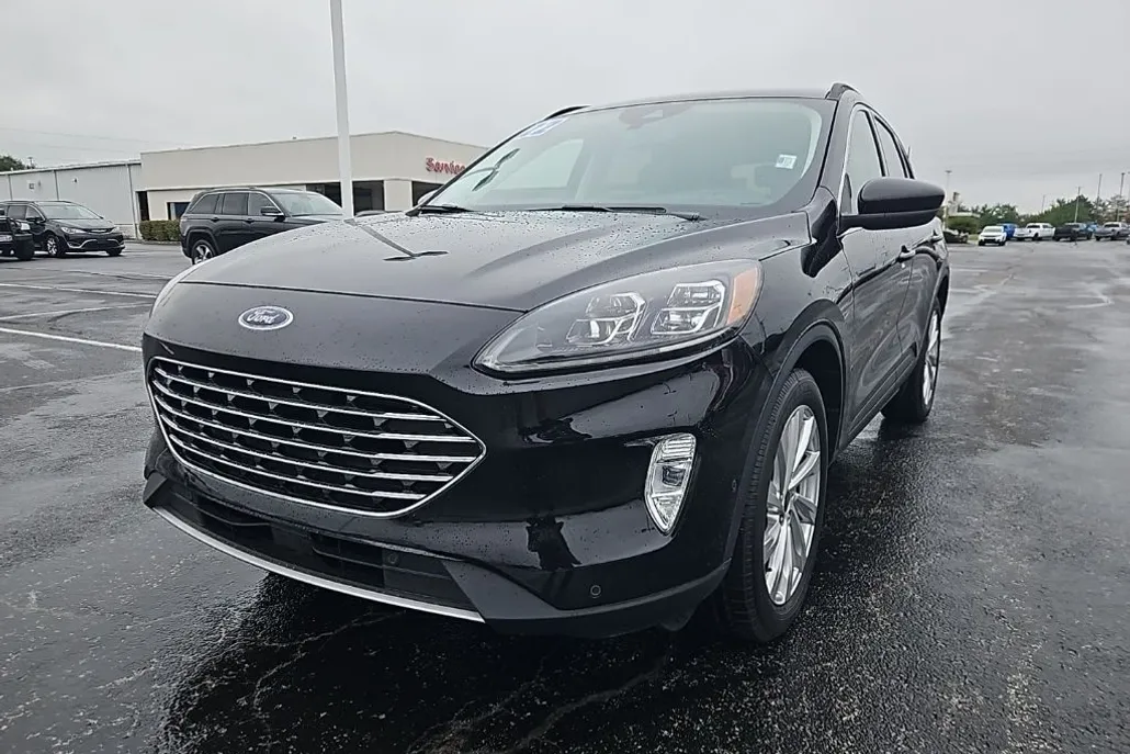 2022 Ford Escape Titanium photo 1
