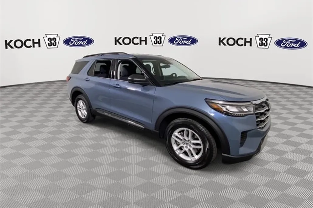 2025 Ford Explorer photo 1
