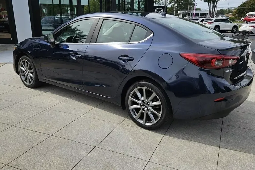 2018 Mazda Mazda3 Grand Touring photo 1