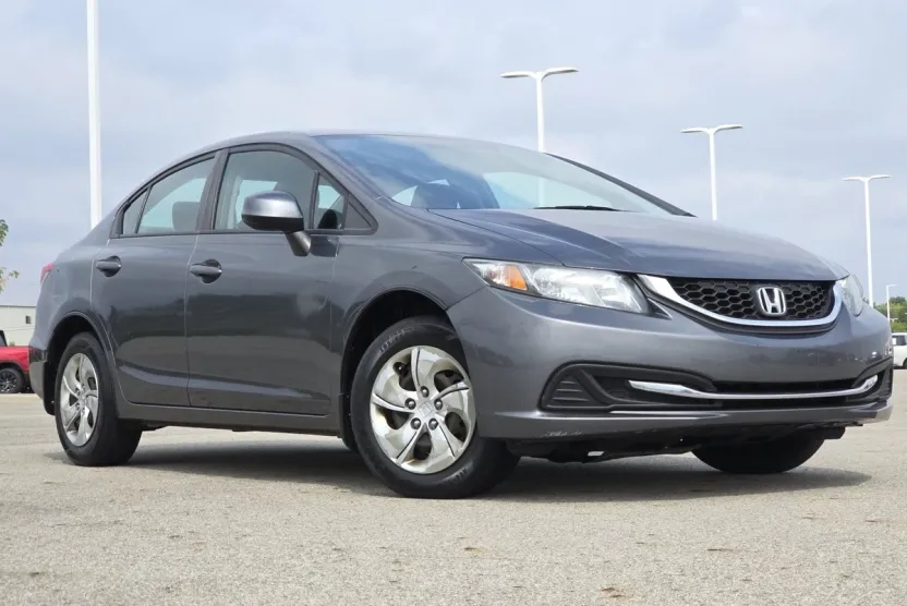 2013 Honda Civic LX photo 1