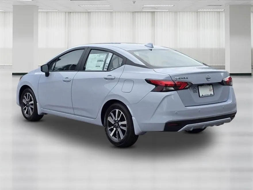 2025 Nissan Versa SV photo 1