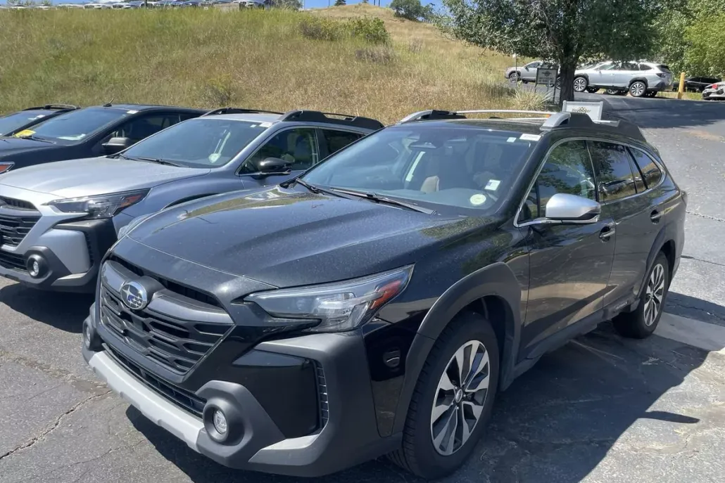 2023 Subaru Outback Touring XT photo 1