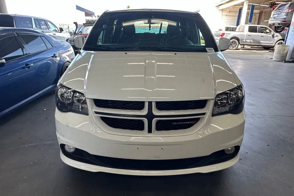 2018 Dodge Grand Caravan GT photo 1