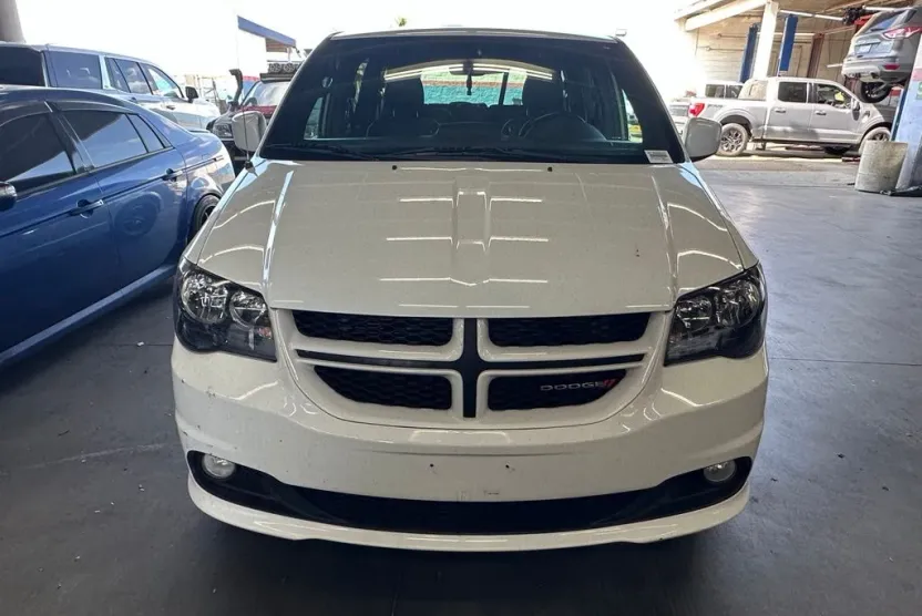 2018 Dodge Grand Caravan GT photo 1
