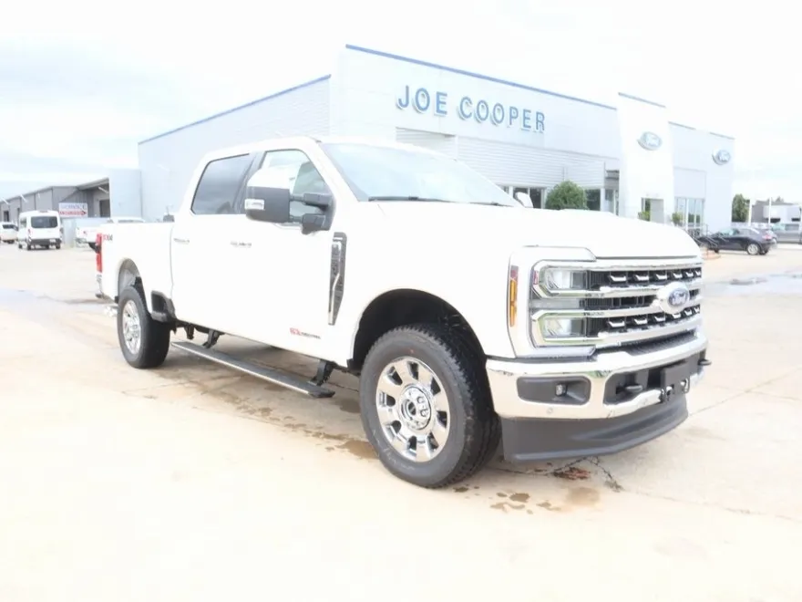 2025 Ford F-250 Lariat photo 1