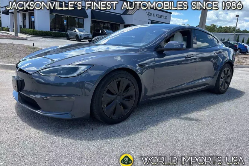 2023 Tesla Model S photo 1