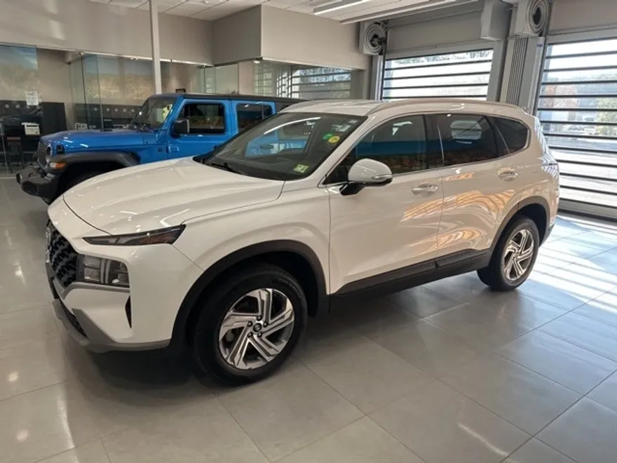 2023 Hyundai Santa Fe SEL photo 1