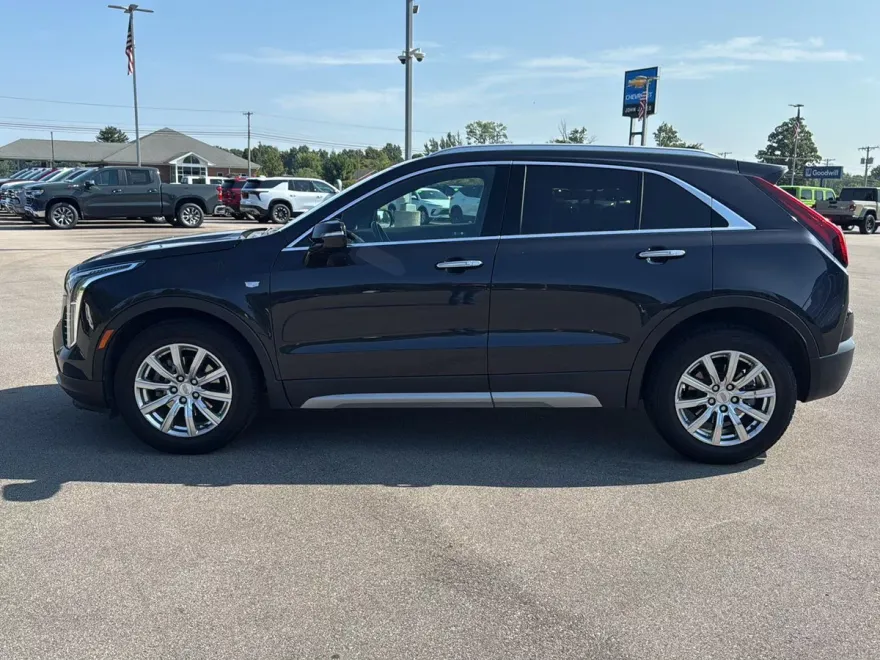 2023 Cadillac XT4 Premium Luxury photo 1