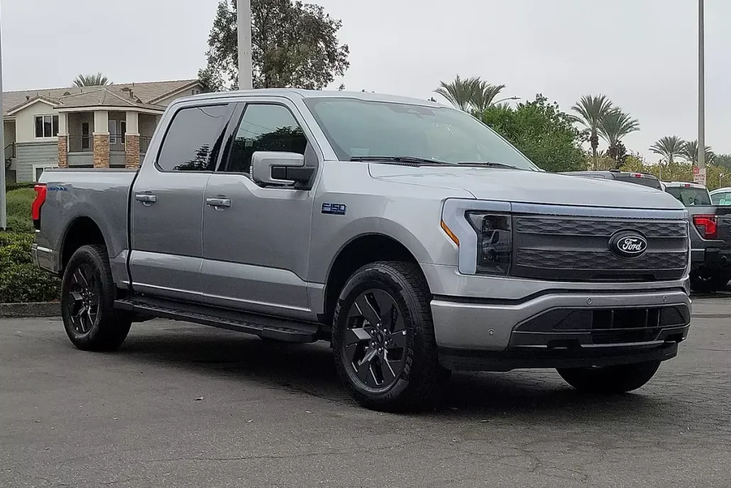 2025 Ford F-150 Lariat photo 1