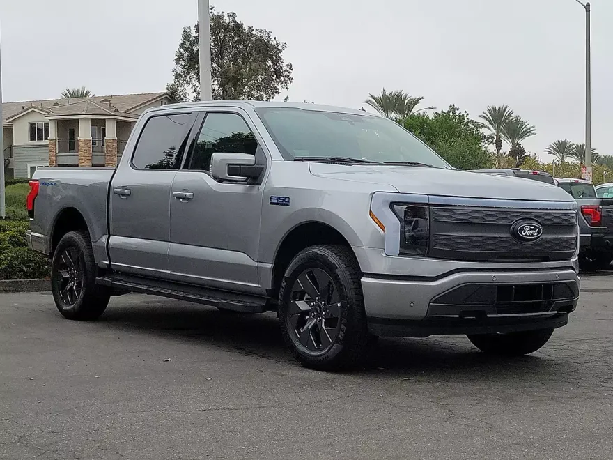 2025 Ford F-150 Lariat photo 1