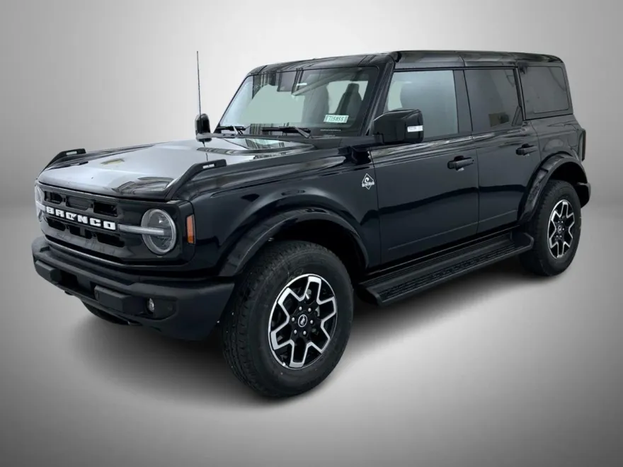 2025 Ford Bronco Outer Banks photo 1