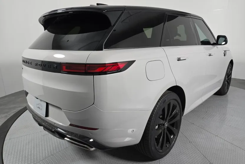 2025 Land Rover Range Rover Sport SE photo 1